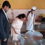 Secretary Mariam Hemrom tasted the food herself after examining the reality of the food arrangements in the Mandal prison.