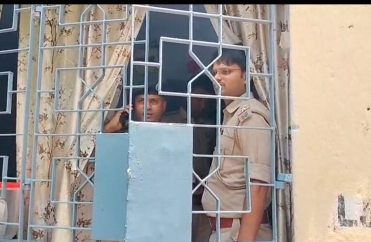 जमशेदपुर में ट्रिपल मर्डर: आरोप रिटायर्ड टाटा स्टील कर्मी ने पत्नी, गर्भवती बेटी और बेटे की धारदार हथियार से की हत्या
