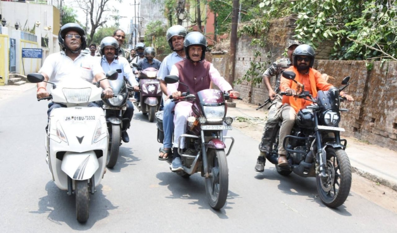 Inspired by PM Modi's call, Union Minister Sanjay Seth reduced his convoy and will tour the cities by bike or scooter.