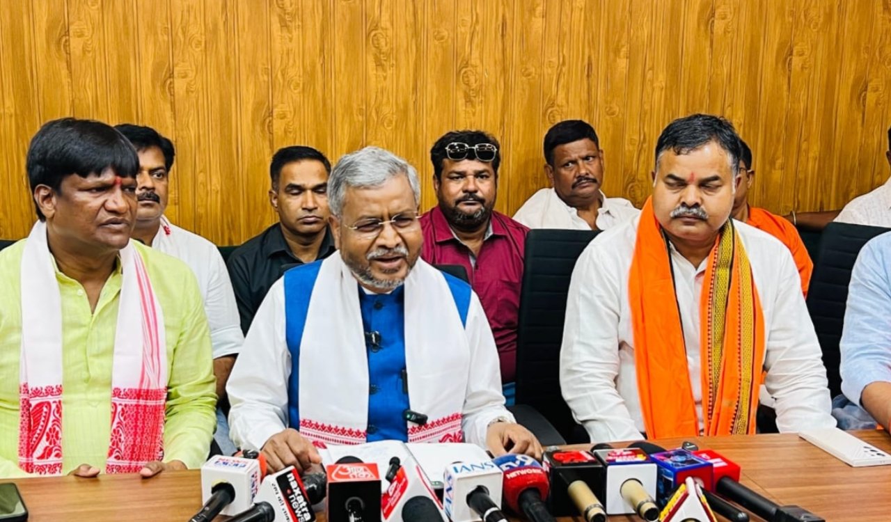 Babulal Marandi launched a scathing attack on the Hemant government, saying, "Law and order in Jharkhand has not deteriorated, it has been made to deteriorate."