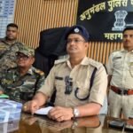 गोड्डा पुलिस की बड़ी कार्रवाई: लूटकांड का खुलासा, दो आरोपी गिरफ्तार, लूटी गई बाइक और मोबाइल बरामद Godda Police takes major action: Robbery case solved, two accused arrested, stolen bike and mobile recovered