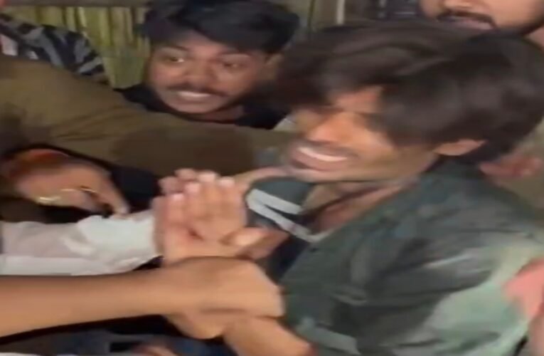 बोकारो: सिटी सेंटर में चेन स्नैचिंग की कोशिश नाकाम, बाइक फिसलने पर आरोपी को भीड़ ने दबोचा; जमकर हुई धुनाई