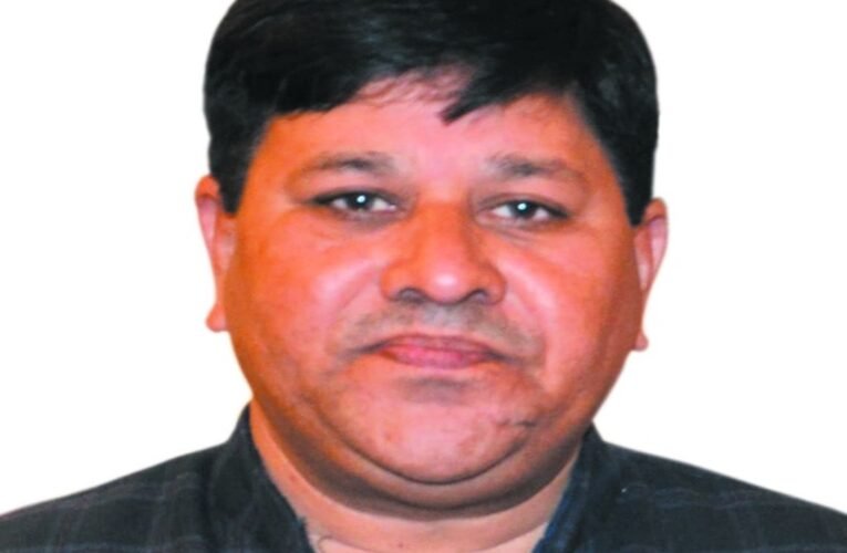 तकनीकी संवर्ग के अधिकारियों को प्रशासनिक पदों से हटाने की मांग, ऊर्जा विकास श्रमिक संघ ने CMD को सौंपा ज्ञापन