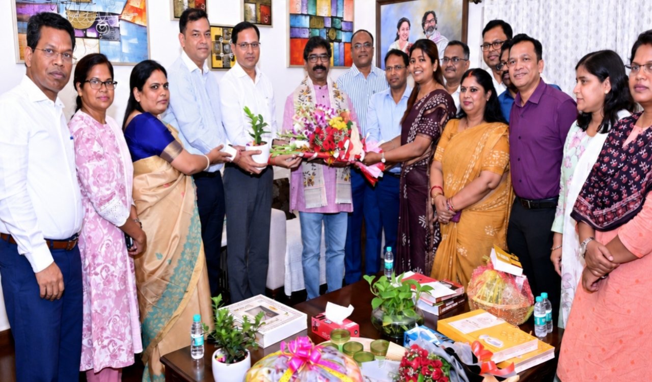 Courtesy meeting of newly promoted Joint Secretaries with Chief Minister Hemant Soren