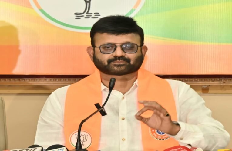 झारखंड: BJP ने हेमंत सोरेन सरकार से विदेशी दौरों पर मांगा श्वेत पत्र, निवेश के दावों को बताया ‘राजनीतिक पर्यटन’