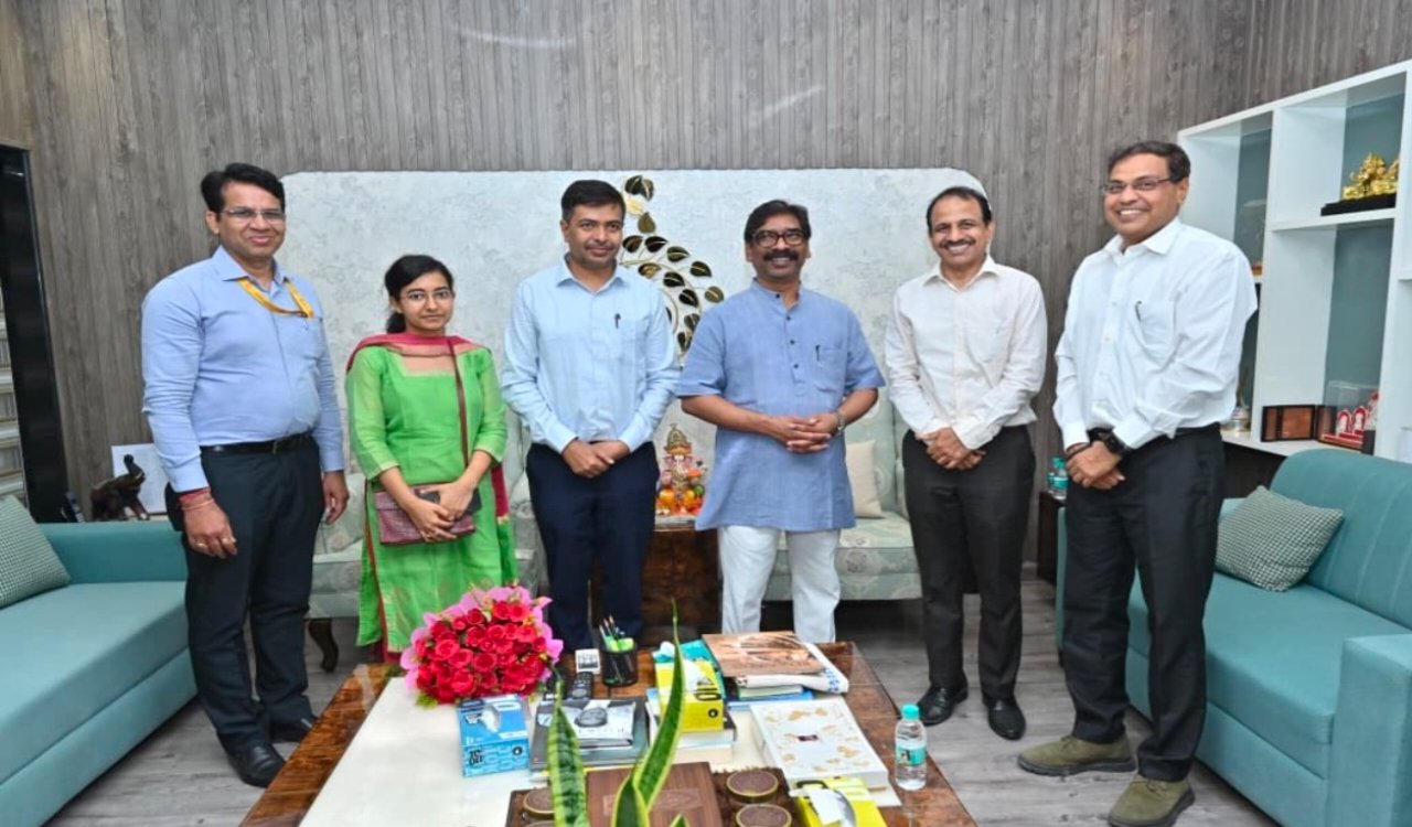 Senior Railway Officials Meet Chief Minister Hemant Soren