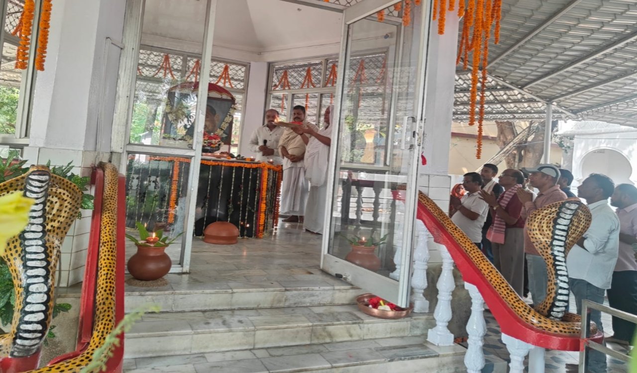 Shri Sarveshwari Group concluded its two-day annual festival in Simdega; devotees took part in the Ashta Prahari Akhand Kirtan.