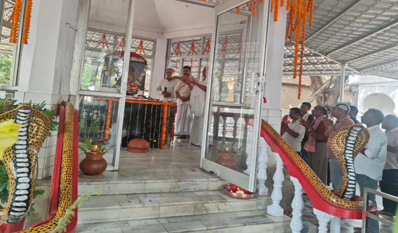Shri Sarveshwari Group concluded its two-day annual festival in Simdega; devotees took part in the Ashta Prahari Akhand Kirtan.