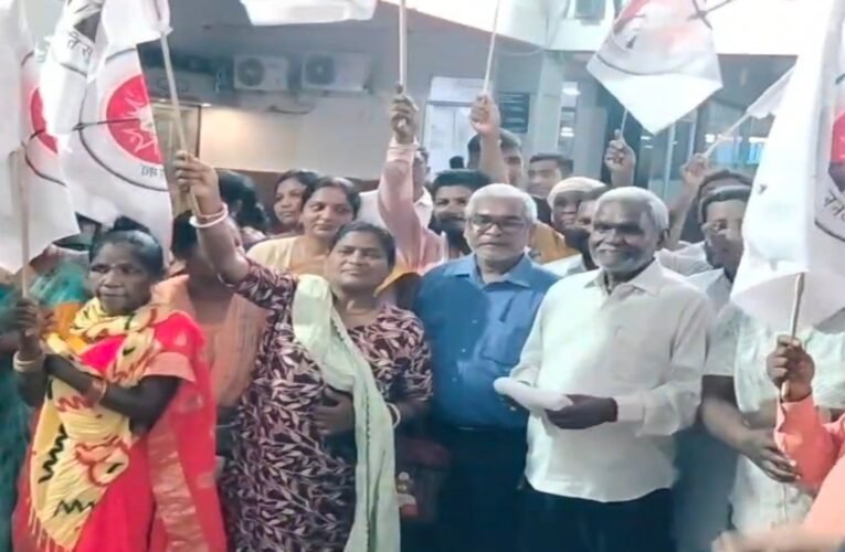 'Delhi March': Over 700 Tribals Depart from Jamshedpur Demanding 'De-listing'