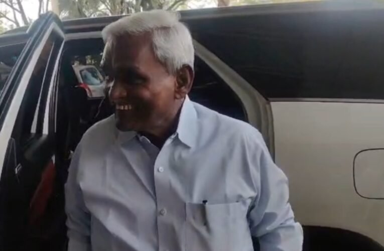 Former Chief Minister Champai Soren leaves for Delhi, targets Congress