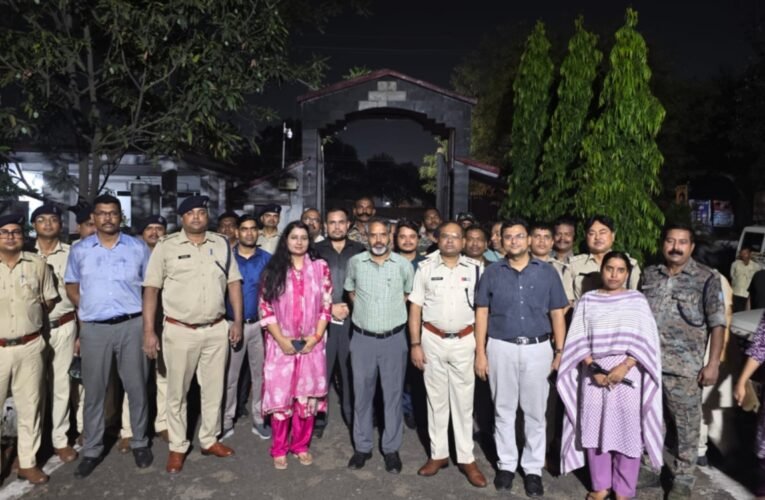 Late night raid in Giridih Central Jail, DC-SP took charge