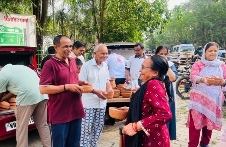 Distribution of 450 Sakoras in Morhabadi, awareness campaign to save birds