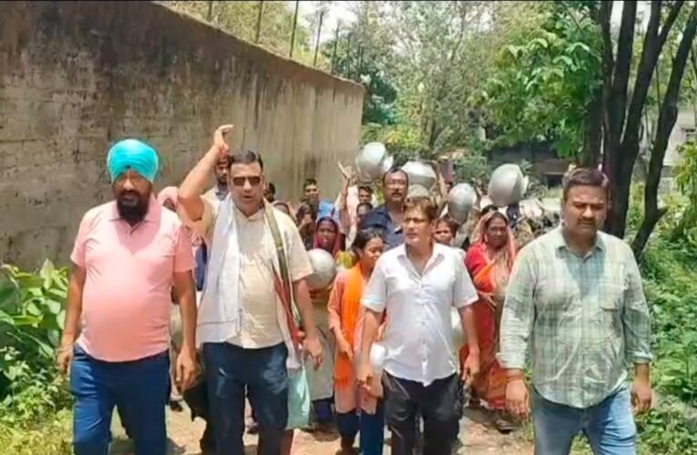 जमशेदपुर: गोविंदपुर जलापूर्ति योजना ठप, 22 हजार परिवार बूंद-बूंद पानी को मोहताज; ग्रामीणों का फूटा गुस्सा