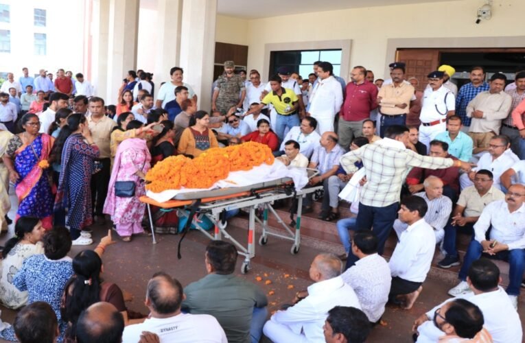 रांची: गॉलब्लैडर ऑपरेशन बना जानलेवा, कनीय सचिवालय सहायक की मौत; परिजनों ने अस्पताल पर लगाया लापरवाही का गंभीर आरोप