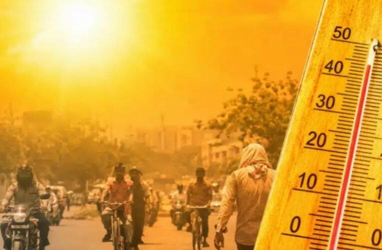 Severe heatwaves gripped Jharkhand today, with temperatures in Ranchi reaching close to 42°C. Heatwave conditions have gripped the entire state, including Ranchi.