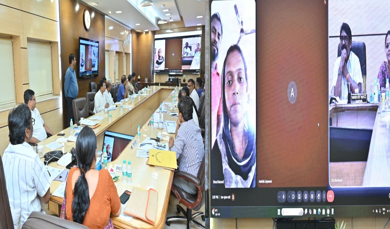 Hemant Soren reviewed the Panchayati Raj and Rural Works Departments.