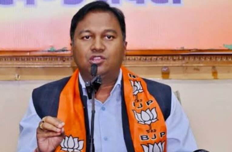 BJP attacks Jharkhand's ambulance system, Ajay Shah says, "People are looking for ambulances with binoculars."