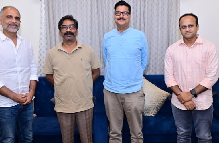Azim Premji Foundation CEO meets Chief Minister Hemant Soren, discusses education and health projects