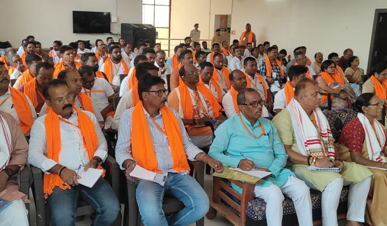 BJP training camp calls for taking Modi government's schemes to every household, anger over misbehaviour with journalists