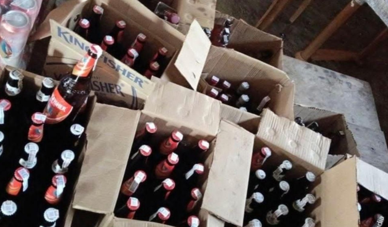 Major action against illegal liquor, 08 boxes of English liquor recovered from Sunny Dhaba, operator arrested