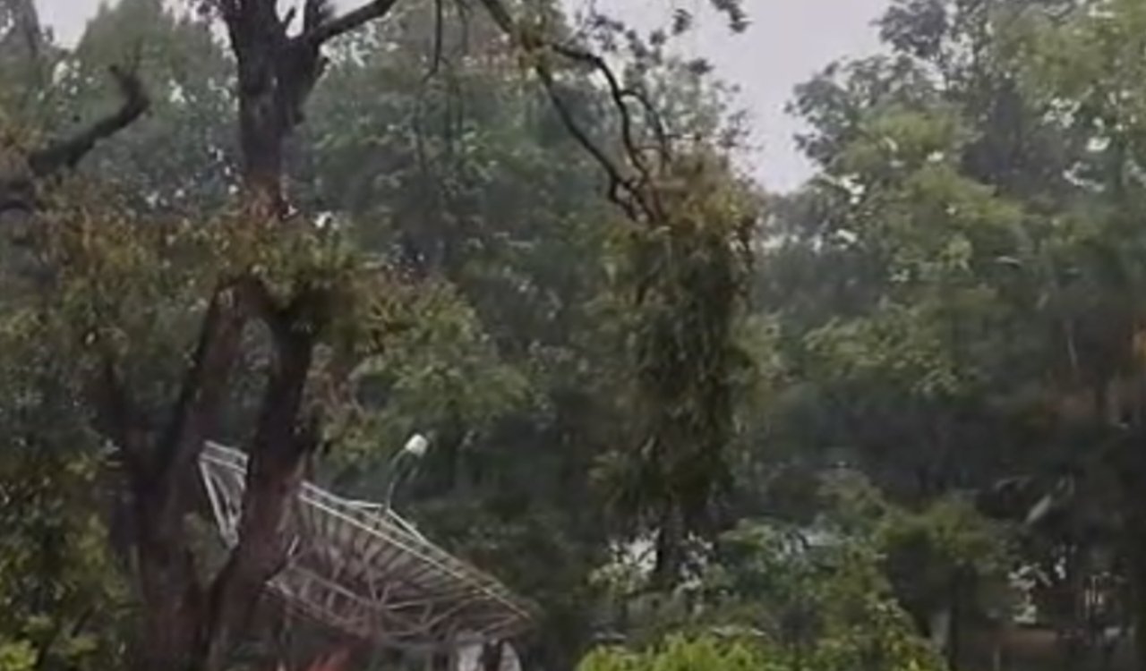 Chances of rain and thundershowers in Ranchi and across Jharkhand today, bringing relief from the heat.