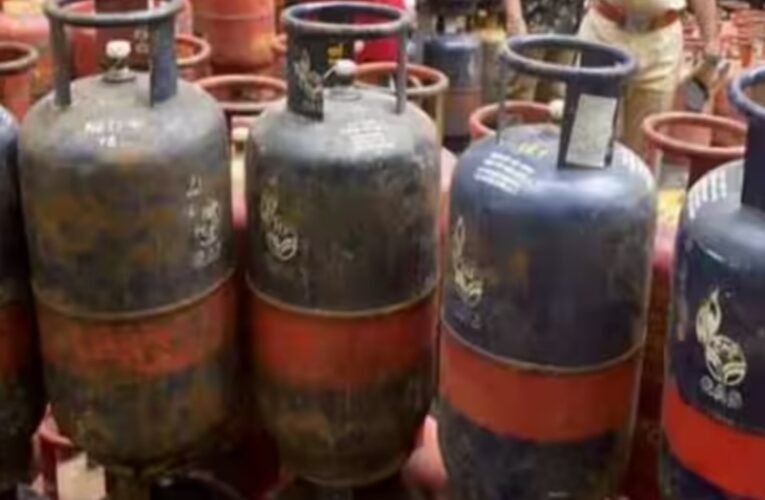 LPG सिलेंडर फिर महंगा: कमर्शियल गैस के दाम बढ़े, 5 किलो वाला छोटू सिलेंडर भी महंगा