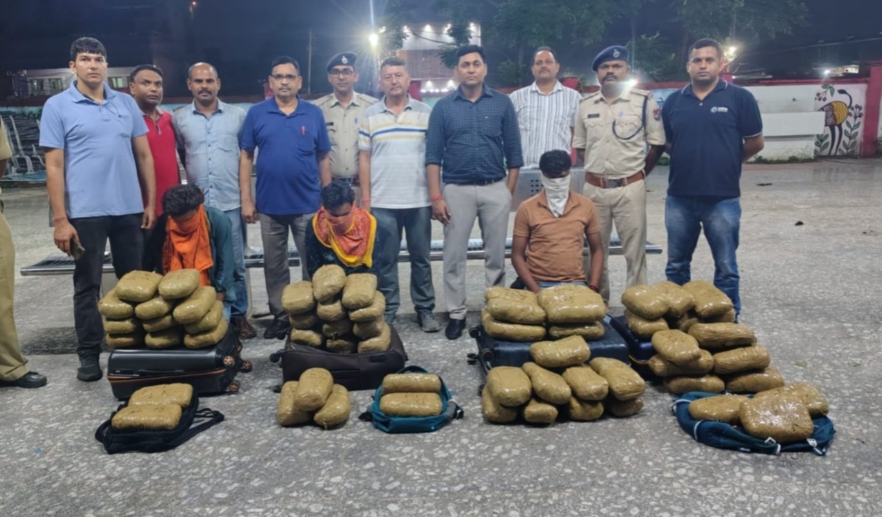 Ganja worth Rs 30.50 lakh seized at Ranchi railway station, three smugglers arrested