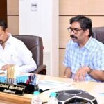 Chief Minister Hemant Soren gave instructions for digitization of land records and improvement of transport services.