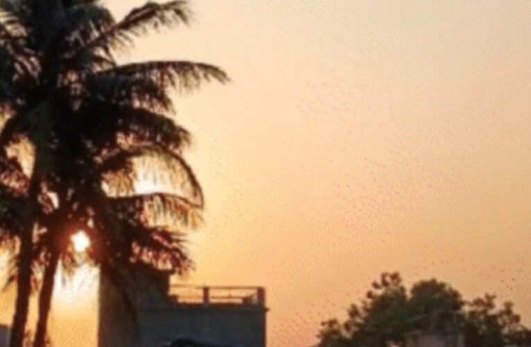 Heat wave grips entire Jharkhand including Ranchi today, with partly cloudy sky and possibility of thunderstorms in the afternoon.