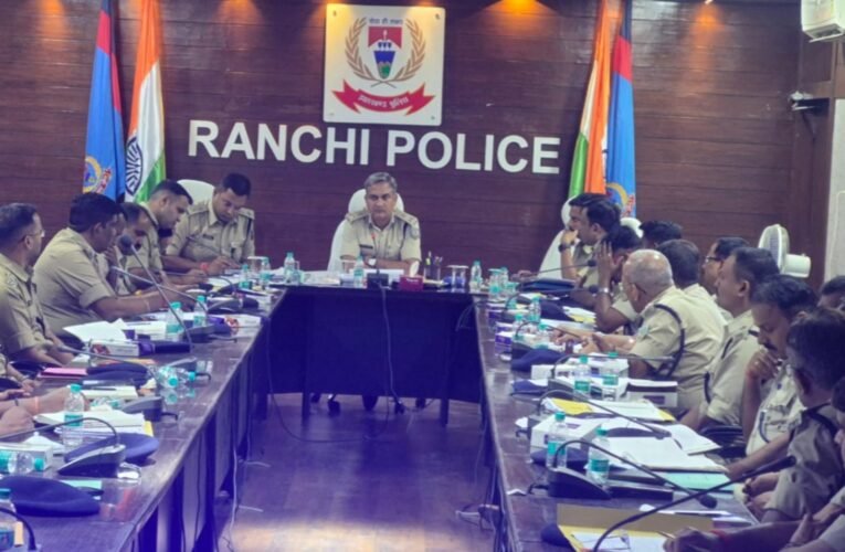 अपराध नियंत्रण और कानून-व्यवस्था पर बड़ी समीक्षा बैठक, CCTV विस्तार और नशे के खिलाफ विशेष अभियान के निर्देश