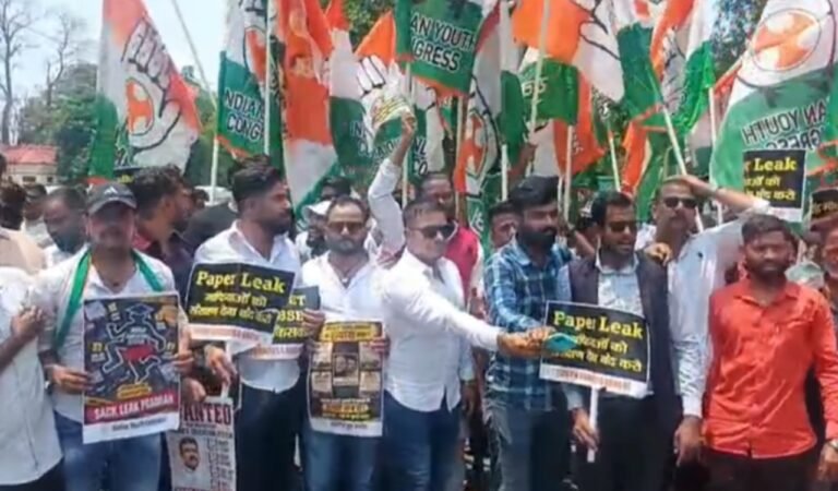 NEET पेपर लीक के विरोध में युवा कांग्रेस का लोक भवन घेराव, शिक्षा मंत्री के इस्तीफे की मांग