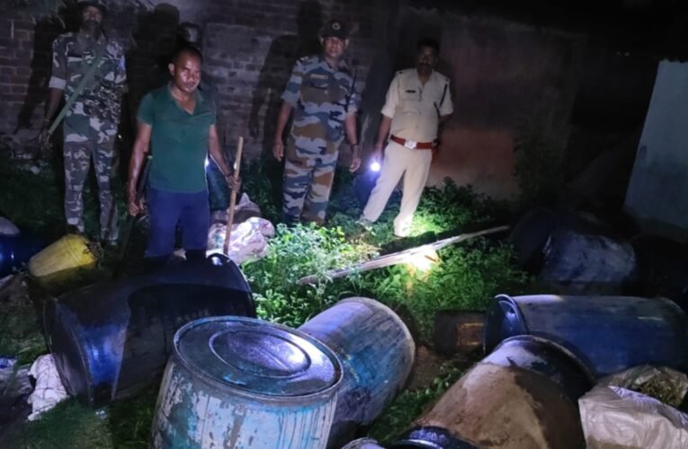 Major action against illegal Mahua liquor in Ranchi, 10 quintals of Java Mahua destroyed