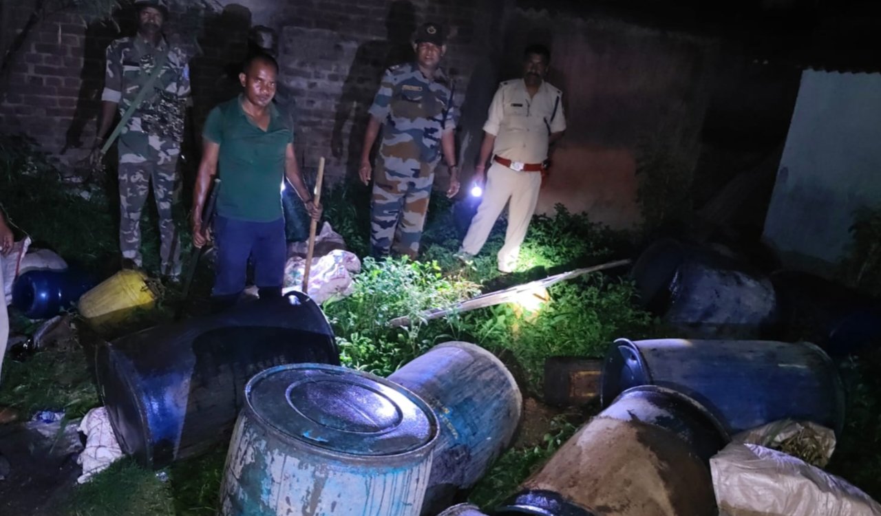 Major action against illegal Mahua liquor in Ranchi, 10 quintals of Java Mahua destroyed