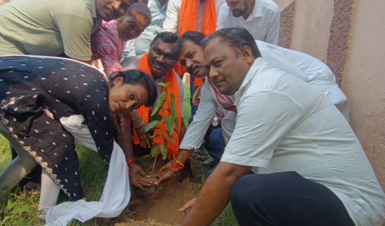 BJP's tree plantation drive on World Environment Day, Amar Kumar Bauri planted a sapling