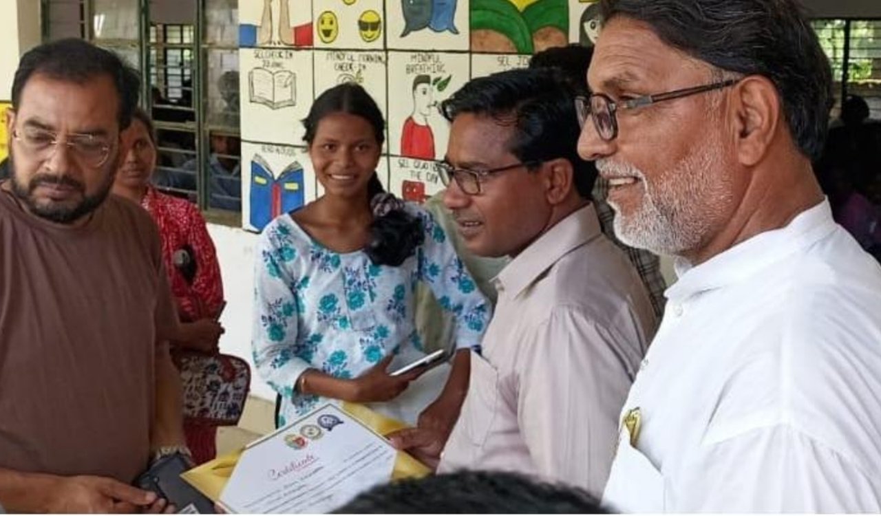 Allegations of distributing fake certificates in the name of providing jobs, administration starts investigation