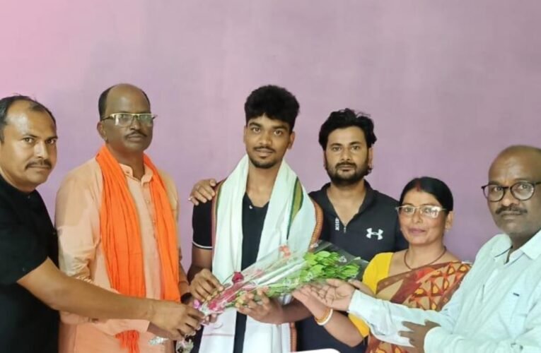 Suraj Kumar Kashyap of Simdega represented Jharkhand with great pride in the National Classic Powerlifting Championship.