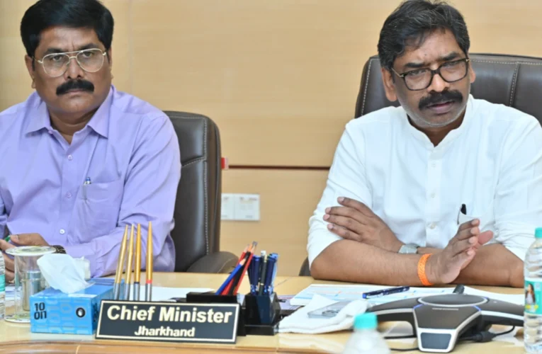 Chief Minister reviews Drinking Water and Sanitation Department, directs to provide pure drinking water to every household