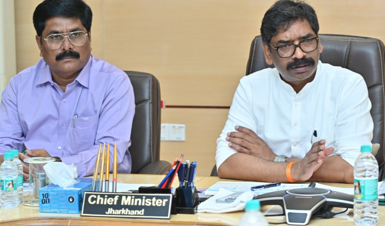 Chief Minister reviews Drinking Water and Sanitation Department, directs to provide pure drinking water to every household