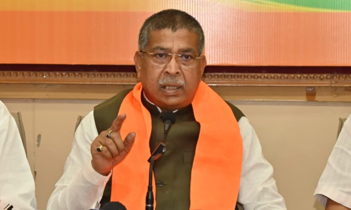 Parimal Nathwani episode: Aditya Sahu lashes out at Congress, demands action and the filing of an FIR.