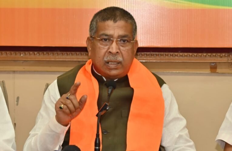परिमल नाथवानी प्रकरण: कांग्रेस पर बरसे आदित्य साहू, FIR दर्ज कर कार्रवाई की मांग