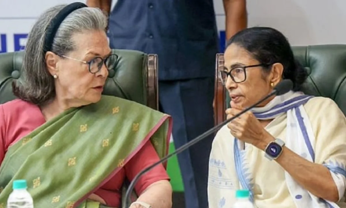 Speculation regarding a split and merger within the TMC intensifies; talk of an ‘offer’ from Sonia Gandhi raises the political temperature.