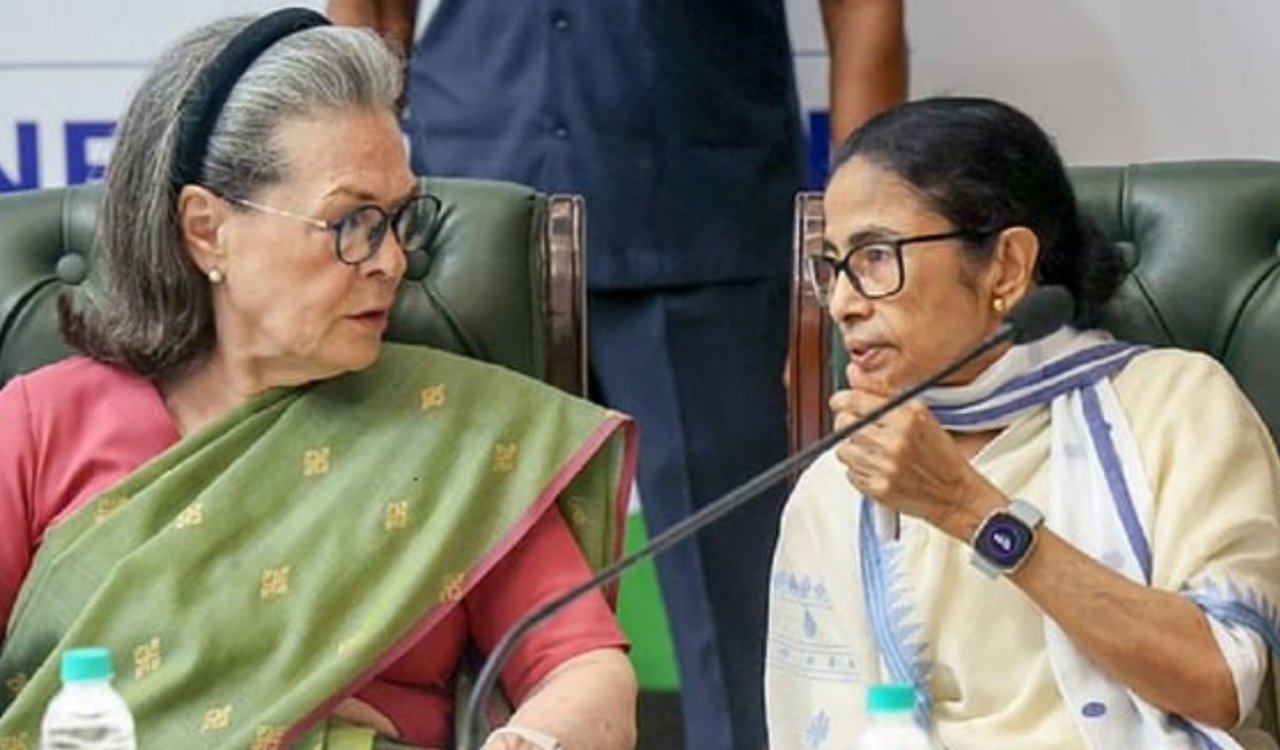 Speculation regarding a split and merger within the TMC intensifies; talk of an ‘offer’ from Sonia Gandhi raises the political temperature.
