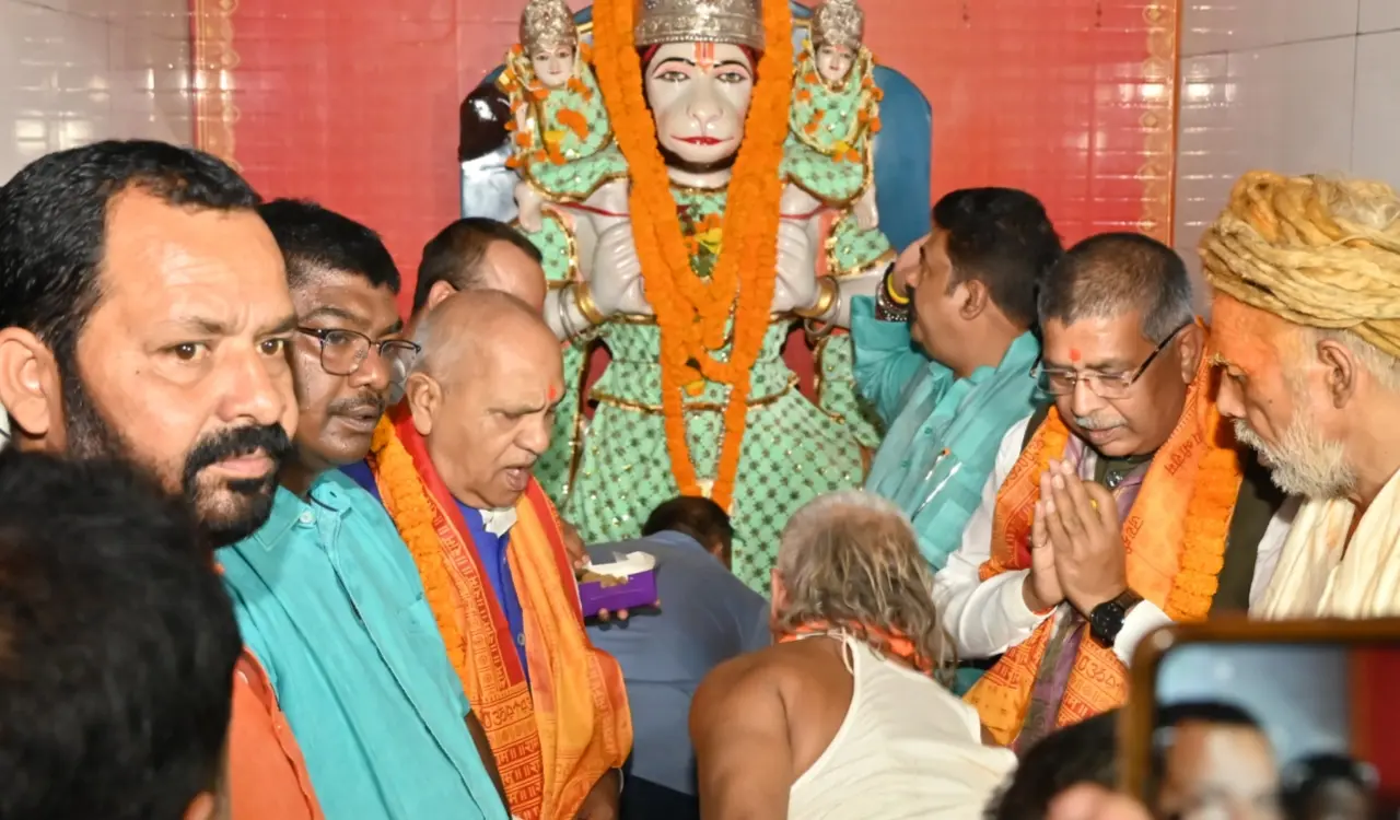 Prime Minister Modi holds the record for the longest-serving elected PM; prayers and celebrations in Jharkhand.
