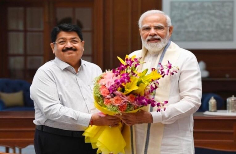Rajya Sabha candidate Parimal Nathwani congratulated PM Modi.