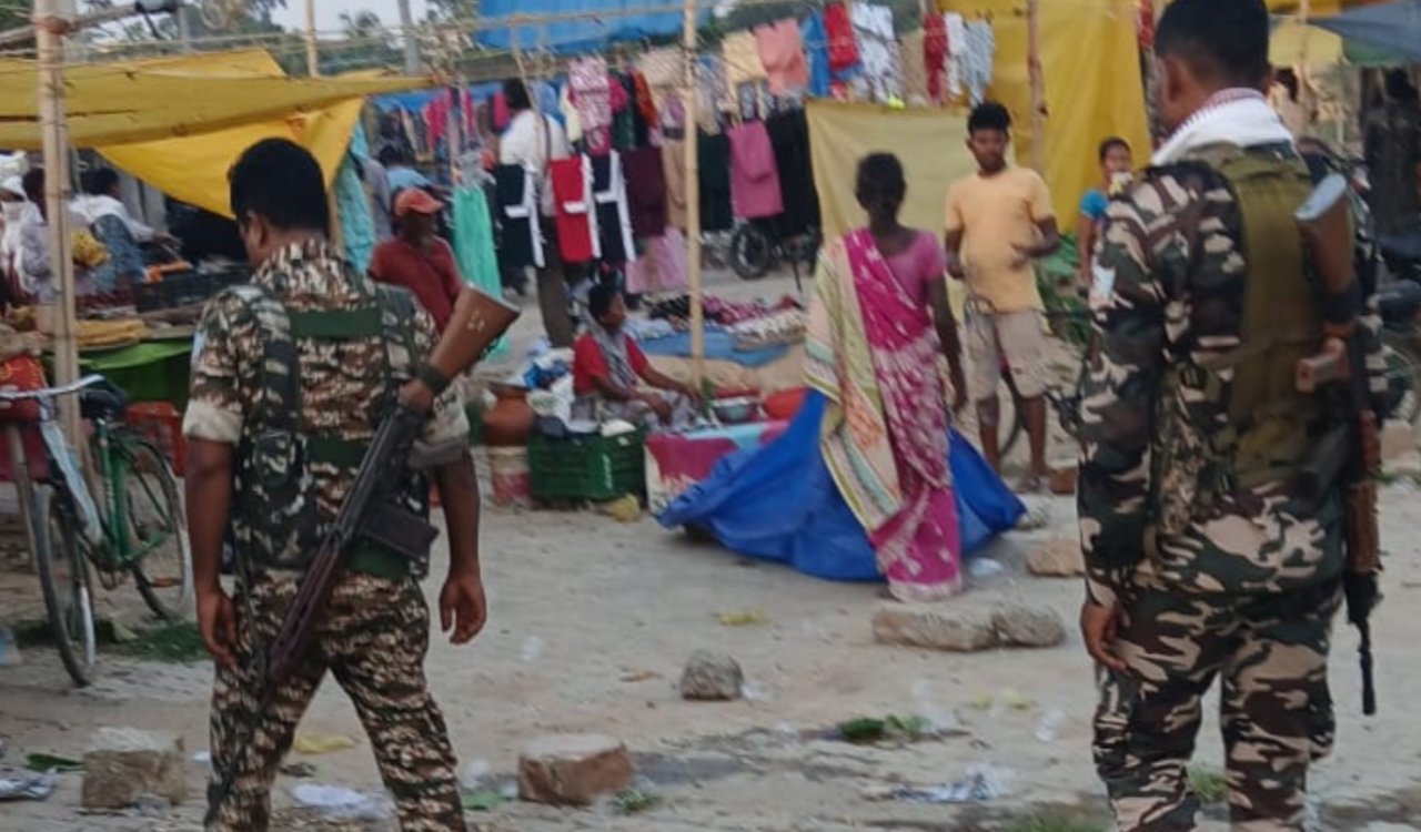 Major crackdown on illicit liquor in Simdega; 589 kg of Java Mahua and 62 liters of liquor destroyed.