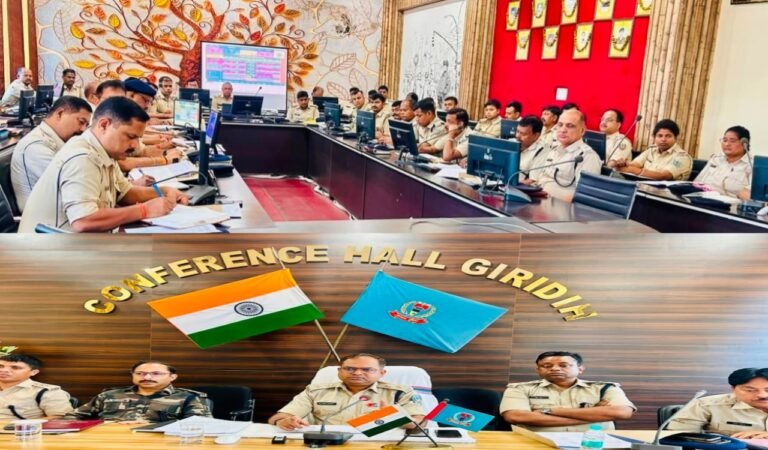 गिरिडीह पुलिस में हड़कंप: काम में कोताही बरतने वाले 3 थानेदारों पर गिरी गाज, एसपी ने मांगा जवाब