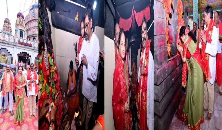 मुख्यमंत्री हेमन्त सोरेन ने पत्नी कल्पना सोरेन के साथ दिउड़ी मंदिर में की पूजा-अर्चना, राज्य की सुख-समृद्धि की कामना की