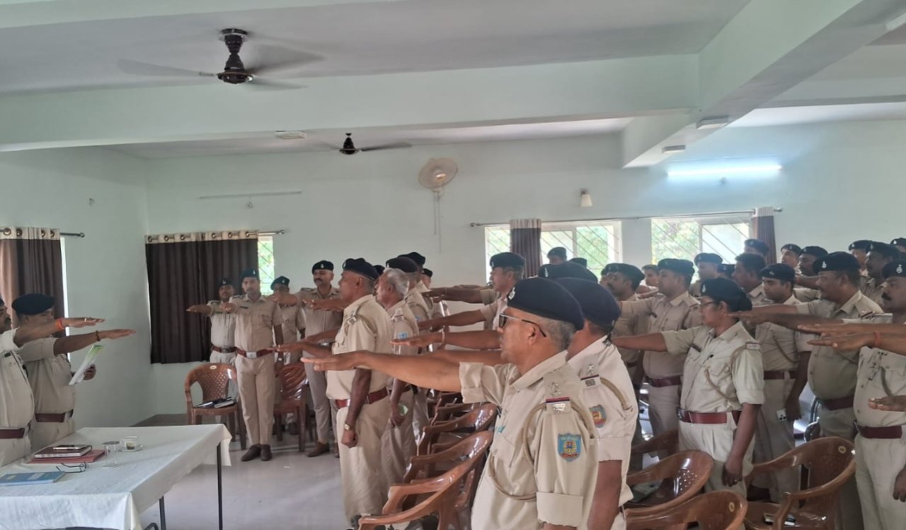 सिमडेगा पुलिस का नशा मुक्ति अभियान तेज, अधिकारियों को दिया गया विशेष प्रशिक्षण