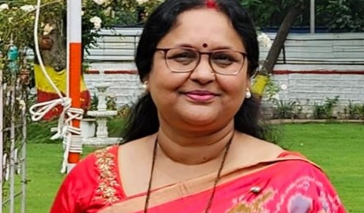 Census 2027: Simdega completes house-listing work ahead of schedule; Director congratulates DC Kanchan Singh.