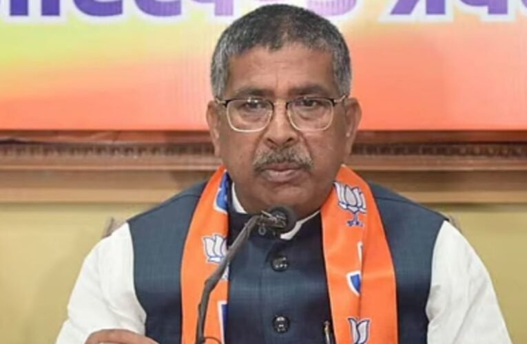 Ramgarh illegal mining accident: Demand to register a murder case against the SP and DC; BJP targets the government.